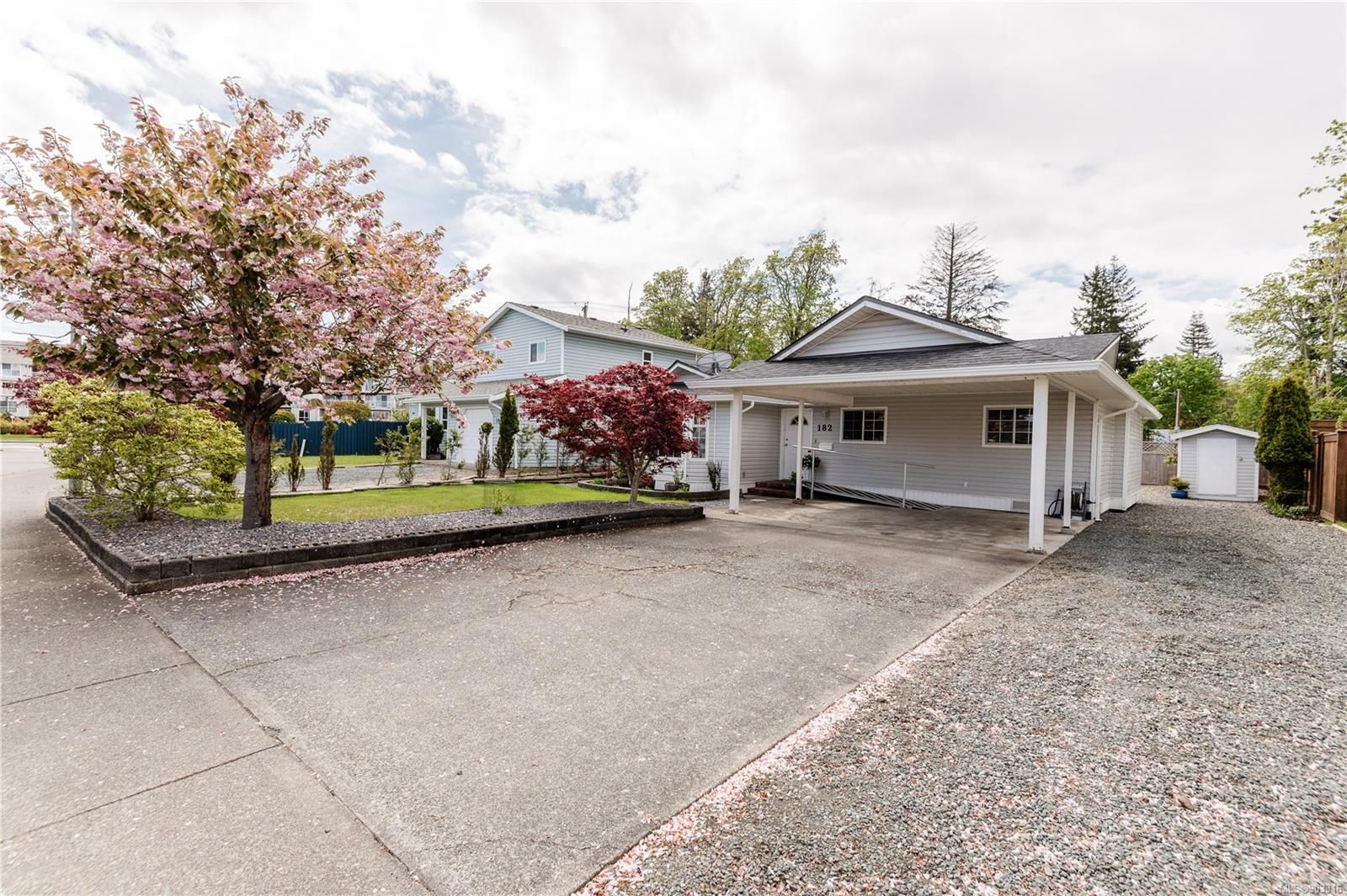 Main Photo: 182 Reef Cres in Campbell River: CR Willow Point House for sale : MLS®# 903316