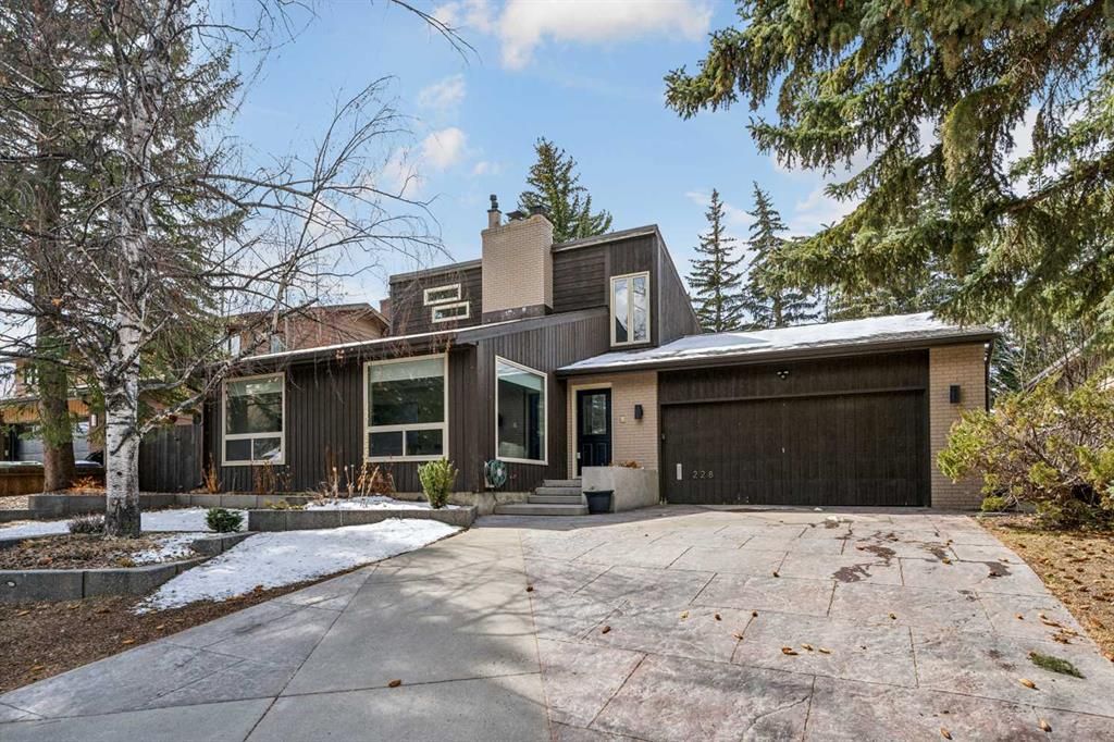 Main Photo: 228 Pump Hill Gardens SW in Calgary: Pump Hill Detached for sale : MLS®# A2125258