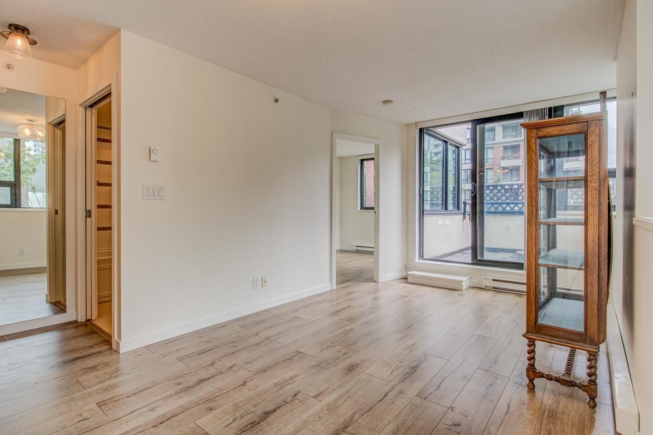 Main Photo: 405 977 MAINLAND STREET in : Yaletown Condo for sale (Vancouver West)  : MLS®# R2612866