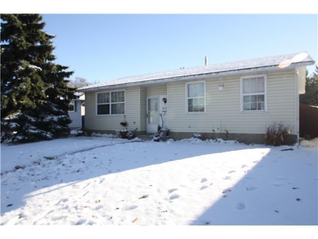 Main Photo: 6719 22 Avenue NE in CALGARY: Pineridge Residential Detached Single Family for sale (Calgary)  : MLS®# C3591230