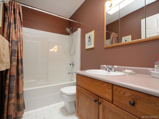 Photo 14: 63 Salmon Crt in VICTORIA: VR Glentana Manufactured Home for sale (View Royal)  : MLS®# 783796