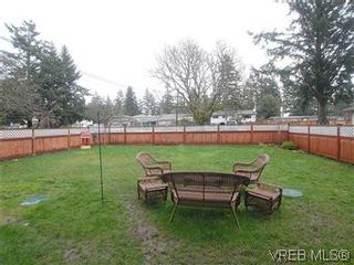 Photo 3: 2978A Pickford Rd in VICTORIA: Co Hatley Park Half Duplex for sale (Colwood)  : MLS®# 597134