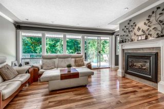 Photo 3: 936 FRESNO Place in Coquitlam: Harbour Place House for sale : MLS®# R2347848