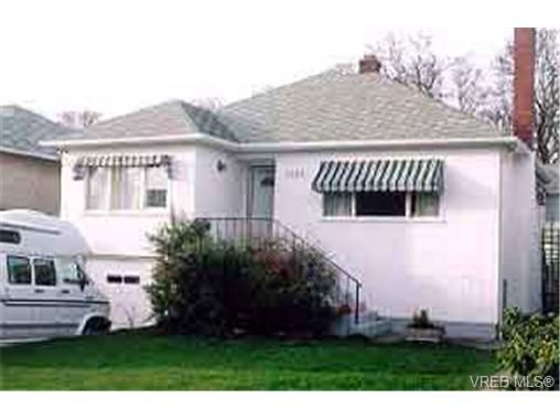 Main Photo: 2448 Hamiota St in VICTORIA: OB Estevan House for sale (Oak Bay)  : MLS®# 178914