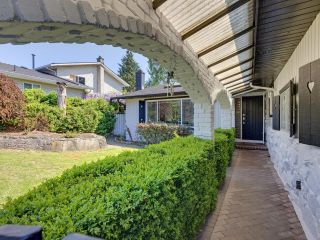 Photo 4: 26908 33 Avenue in Langley: Aldergrove Langley House for sale : MLS®# R2778201