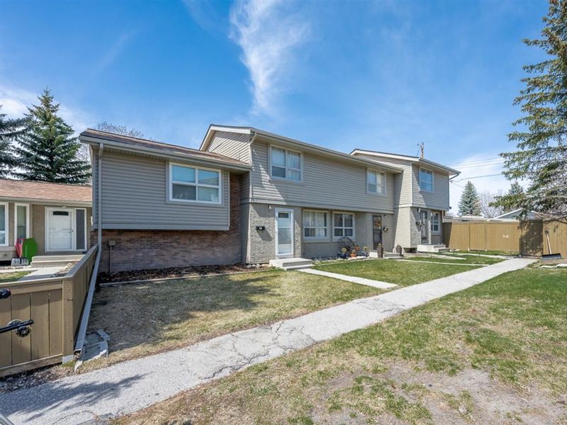 FEATURED LISTING: 55 - 123 Queensland Drive Southeast Calgary