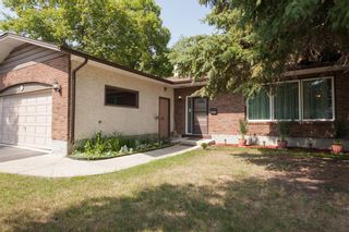 Photo 2: 394 Lynbrook Drive in Winnipeg: Charleswood Residential for sale (1G)  : MLS®# 202319308