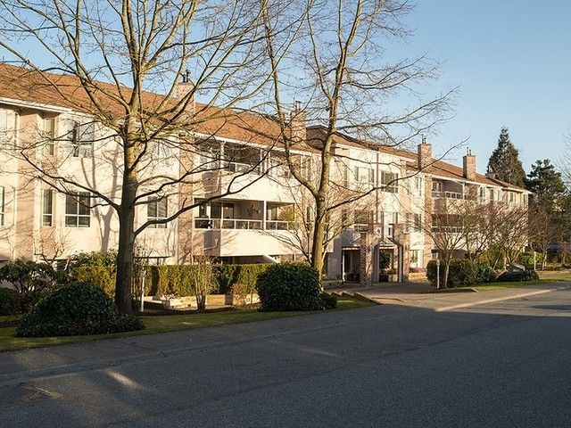Main Photo: 320 1952 152A Street in Surrey: King George Corridor Condo for sale in "Chateau Grace" (South Surrey White Rock)  : MLS®# F1412155