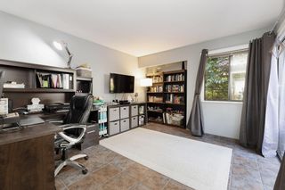 Photo 10: 105 1210 FALCON Drive in Coquitlam: Upper Eagle Ridge Townhouse for sale in "Fernleaf Place" : MLS®# R2725843