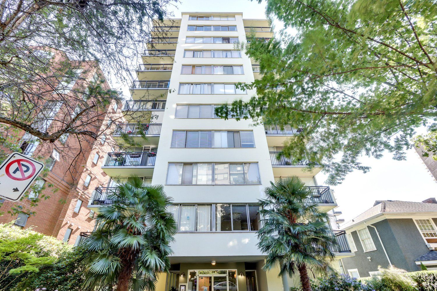 Main Photo: 404 1534 HARWOOD Street in Vancouver: West End VW Condo for sale in "St Pierre" (Vancouver West)  : MLS®# R2609821
