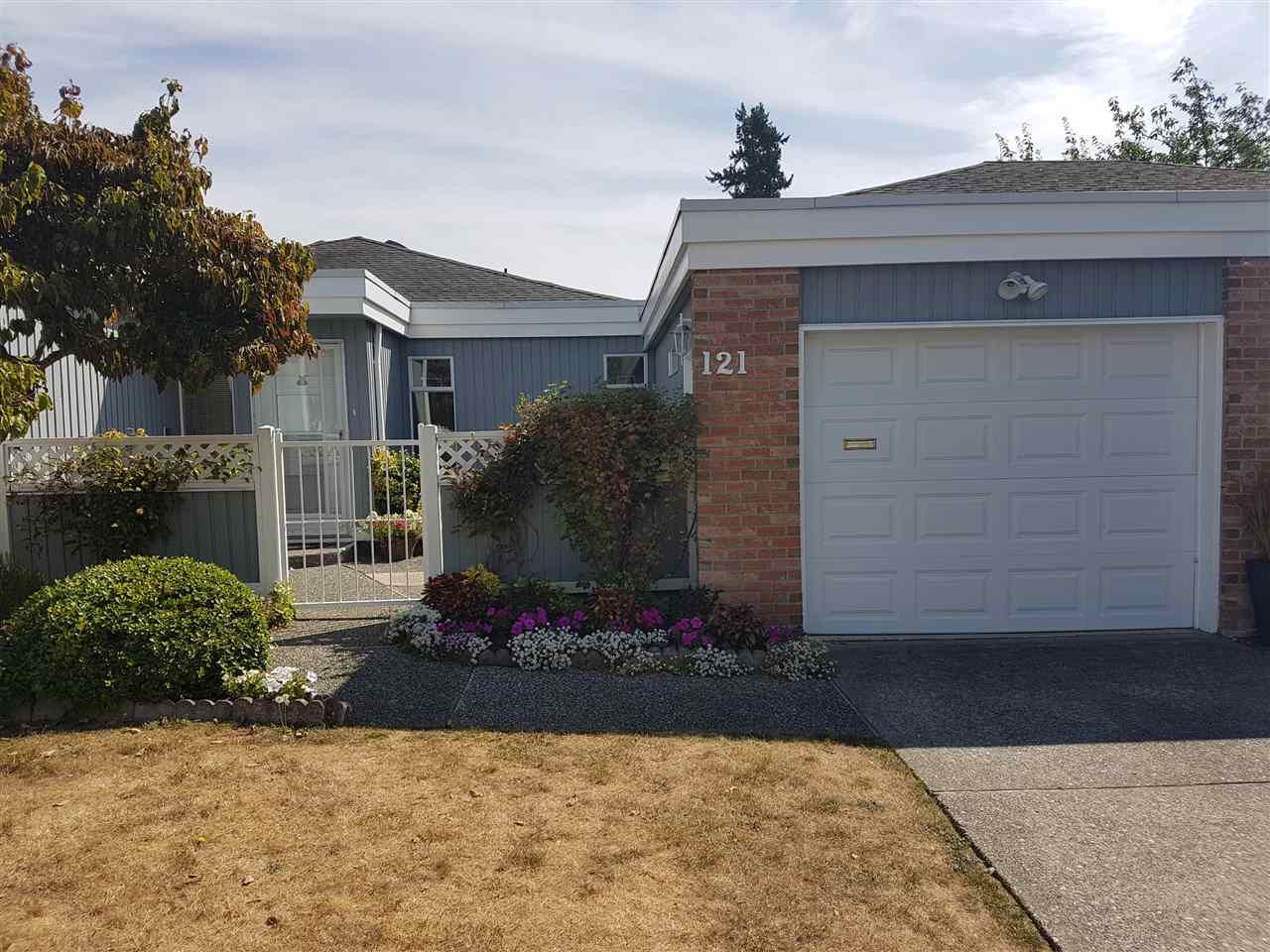 Photo 1: Photos: 121 14271 18A Avenue in Surrey: Sunnyside Park Surrey Townhouse for sale in "OCEAN BLUFF COURT" (South Surrey White Rock)  : MLS®# R2197469