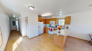 Photo 7: 52 634 ELM Street in Quesnel: Red Bluff/Dragon Lake Manufactured Home for sale in "Big Country MHP" : MLS®# R2723372