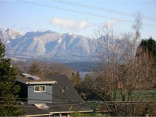 Photo 2: 4143 W 13TH Avenue in Vancouver: Point Grey House for sale in "POINT GREY" (Vancouver West)  : MLS®# V1077106