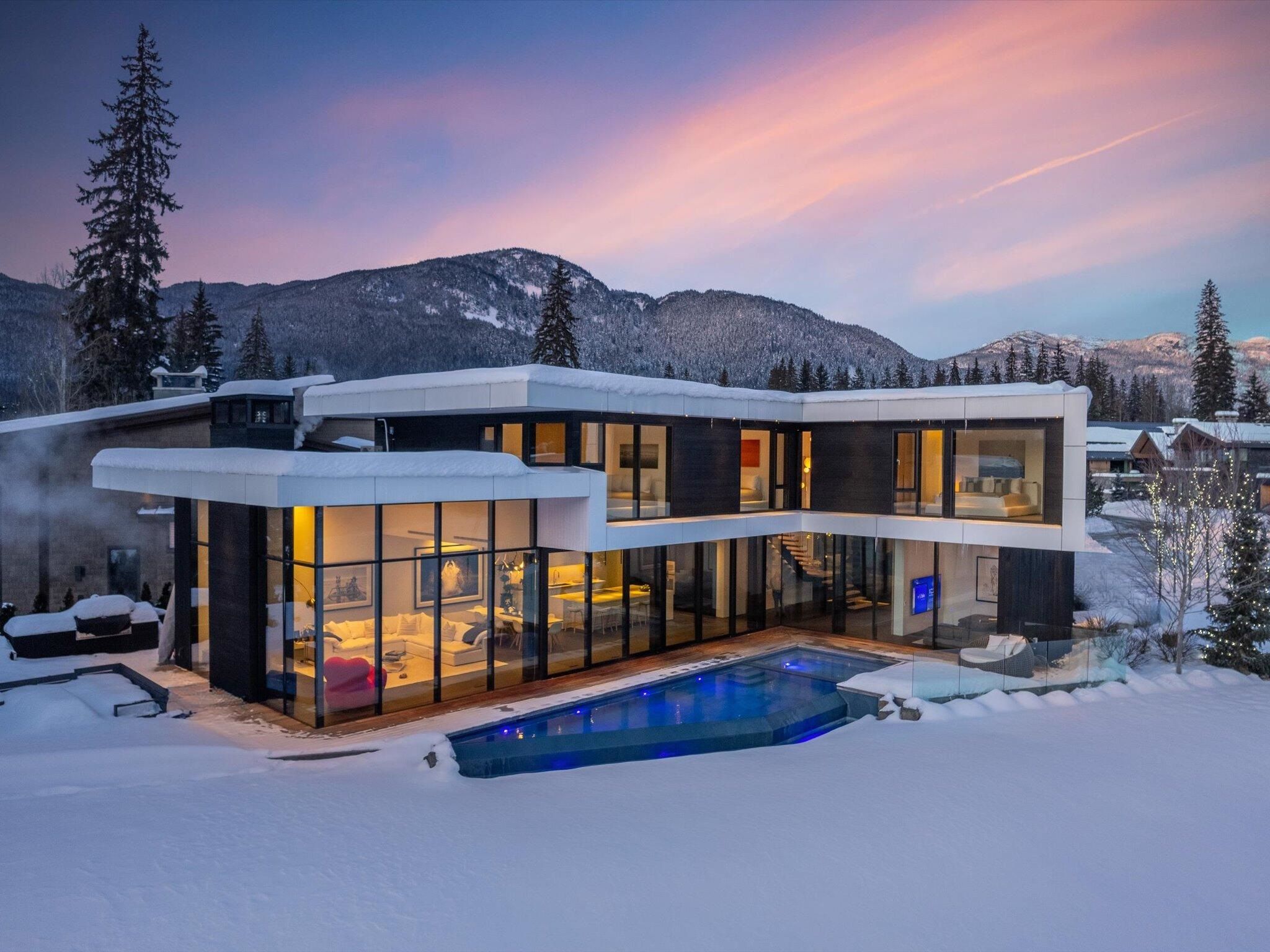 8080  CYPRESS Place, Whistler