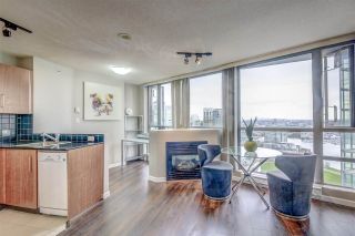 Photo 5: 2610 501 PACIFIC STREET in Vancouver: Downtown VW Condo for sale (Vancouver West)  : MLS®# R2234928