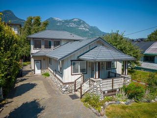 Main Photo: 37767 SECOND Avenue in Squamish: Downtown SQ House for sale : MLS®# R2818148