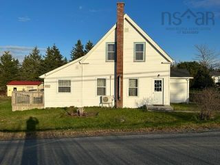 Photo 3: 997 East Chezzetcook Road in East Chezzetcook: 31-Lawrencetown, Lake Echo, Port Residential for sale (Halifax-Dartmouth)  : MLS®# 202226247