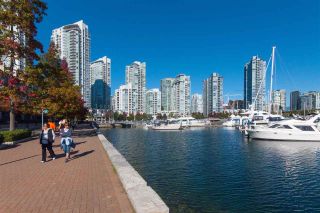 Photo 5: 606 1228 MARINASIDE CRESCENT in Vancouver: Yaletown Condo for sale (Vancouver West)  : MLS®# R2316104