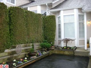 Photo 2: 131 9012 WALNUT GROVE Drive in Langley: Walnut Grove Townhouse for sale in "Queen Anne Green" : MLS®# F1103996