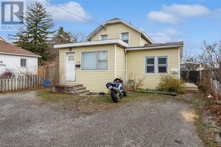 Photo 2: 252 VINE Street in St. Catharines: House for sale : MLS®# 40520428