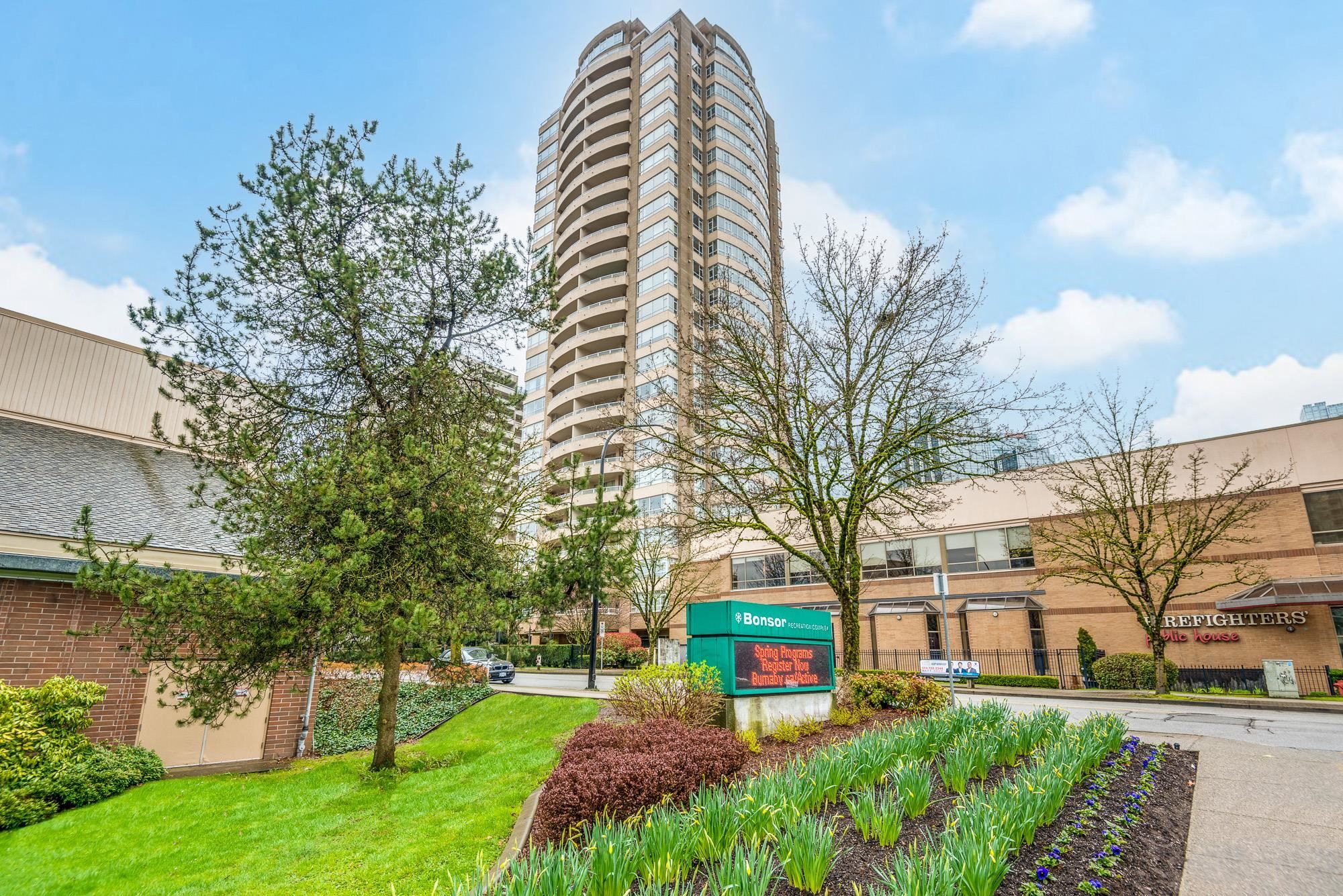 Main Photo: 1400 6521 BONSOR Avenue in Burnaby: Metrotown Condo for sale (Burnaby South)  : MLS®# R2669962