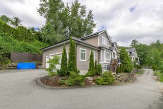 Photo 3: 2525 WHATCOM Road in Abbotsford: Abbotsford East House for sale : MLS®# R2719928
