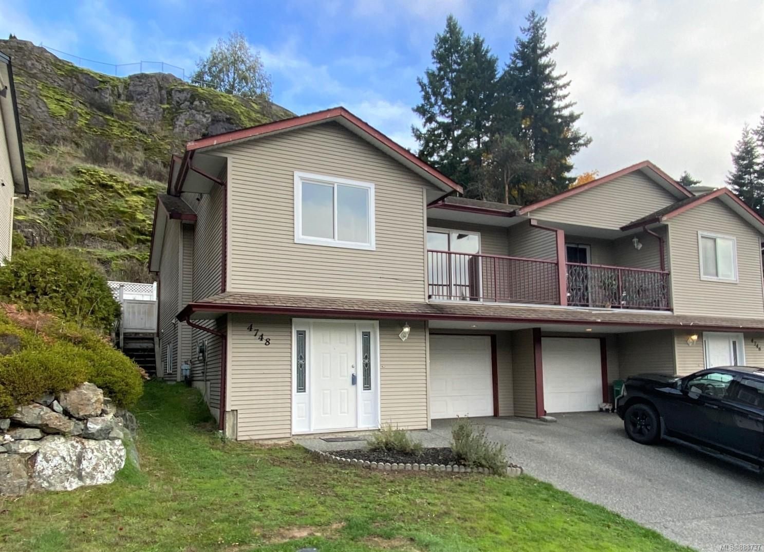 Main Photo: 4748 Fairbrook Cres in Nanaimo: Na Uplands Half Duplex for sale : MLS®# 888737
