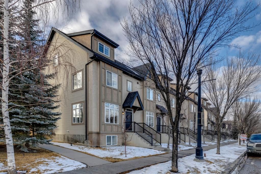 Main Photo: 127 Mckenzie Towne Drive SE in Calgary: McKenzie Towne Row/Townhouse for sale : MLS®# A1180217