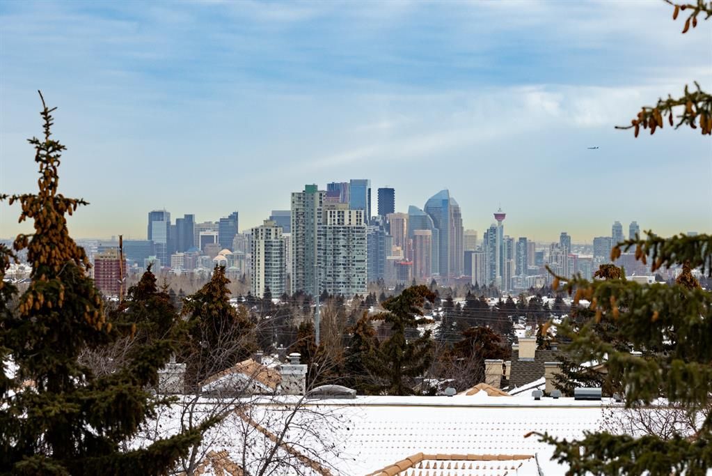 Main Photo: 240 Christie Park Manor SW in Calgary: Christie Park Semi Detached (Half Duplex) for sale : MLS®# A2016143