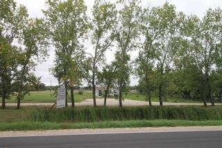 Photo 2: 1 Sand River Drive in Lorette: R05 Residential for sale : MLS®# 202324133