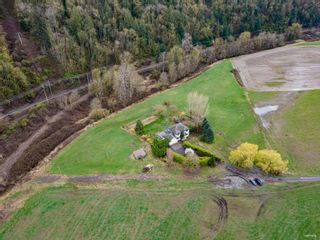 Photo 6: 40218 WELLS LINE Road in Abbotsford: Sumas Prairie House for sale : MLS®# R2886003