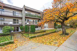 Photo 1: 102 33850 FERN Street in Abbotsford: Central Abbotsford Condo for sale in "FERNWOOD MANOR" : MLS®# R2837113