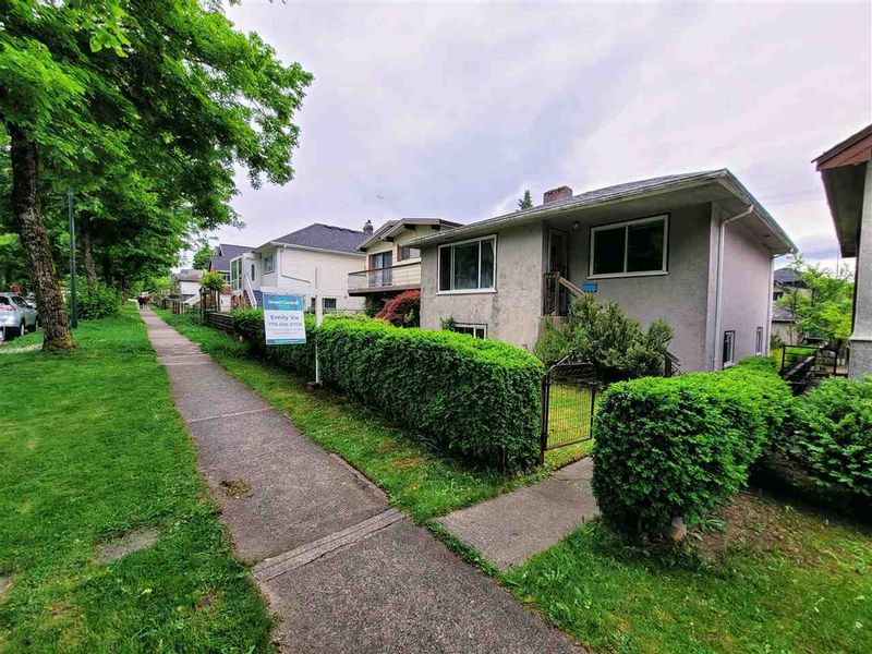 FEATURED LISTING: 1915 37TH Avenue East Vancouver