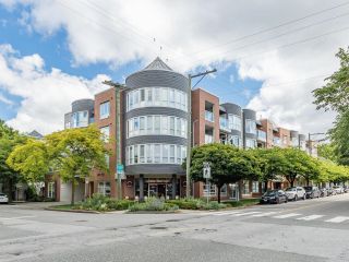 Photo 1: 101 789 W 16TH Avenue in Vancouver: Fairview VW Condo for sale in "SIXTEEN WILLOWS" (Vancouver West)  : MLS®# R2840711