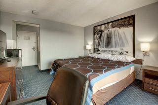Photo 6: 77 rooms Franchise hotel for sale Southern Alberta: Business with Property for sale