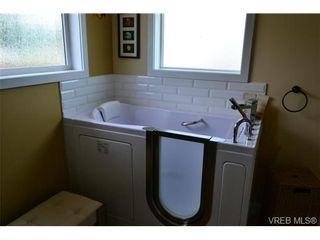 Photo 9: 15 Eagle Lane in VICTORIA: VR Glentana Manufactured Home for sale (View Royal)  : MLS®# 735233