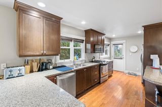 Photo 8: 2644 Cadboro Bay Rd in Oak Bay: OB Henderson Single Family Residence for sale : MLS®# 952013
