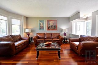 Photo 3: 107 Brentlawn Boulevard in Winnipeg: Richmond West Residential for sale (1S)  : MLS®# 1823314