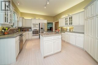 Photo 16: 9967 OLD RIVER Road in Grand Bend: House for sale : MLS®# 40369549
