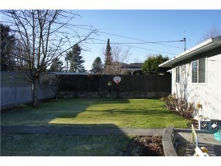 Photo 6: 4376 PINEWOOD Crescent in Burnaby: Garden Village House for sale (Burnaby South)  : MLS®# V1037956