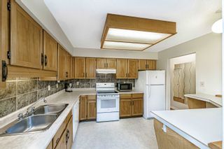 Photo 12: 219 33490 COTTAGE Lane in Abbotsford: Central Abbotsford Condo for sale : MLS®# R2746978
