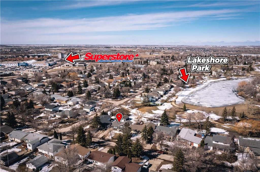 Photo 47: Photos: 1714 Chancellor Drive in Winnipeg: Waverley Heights Residential for sale (1L)  : MLS®# 202208250