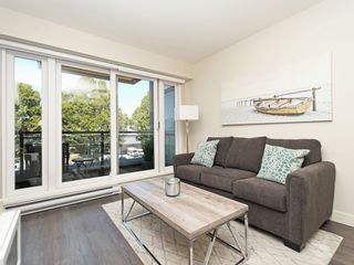 Photo 2: 214 1588 HASTINGS STREET in Vancouver: Hastings Sunrise Condo for sale (Vancouver East)  : MLS®# R2401182