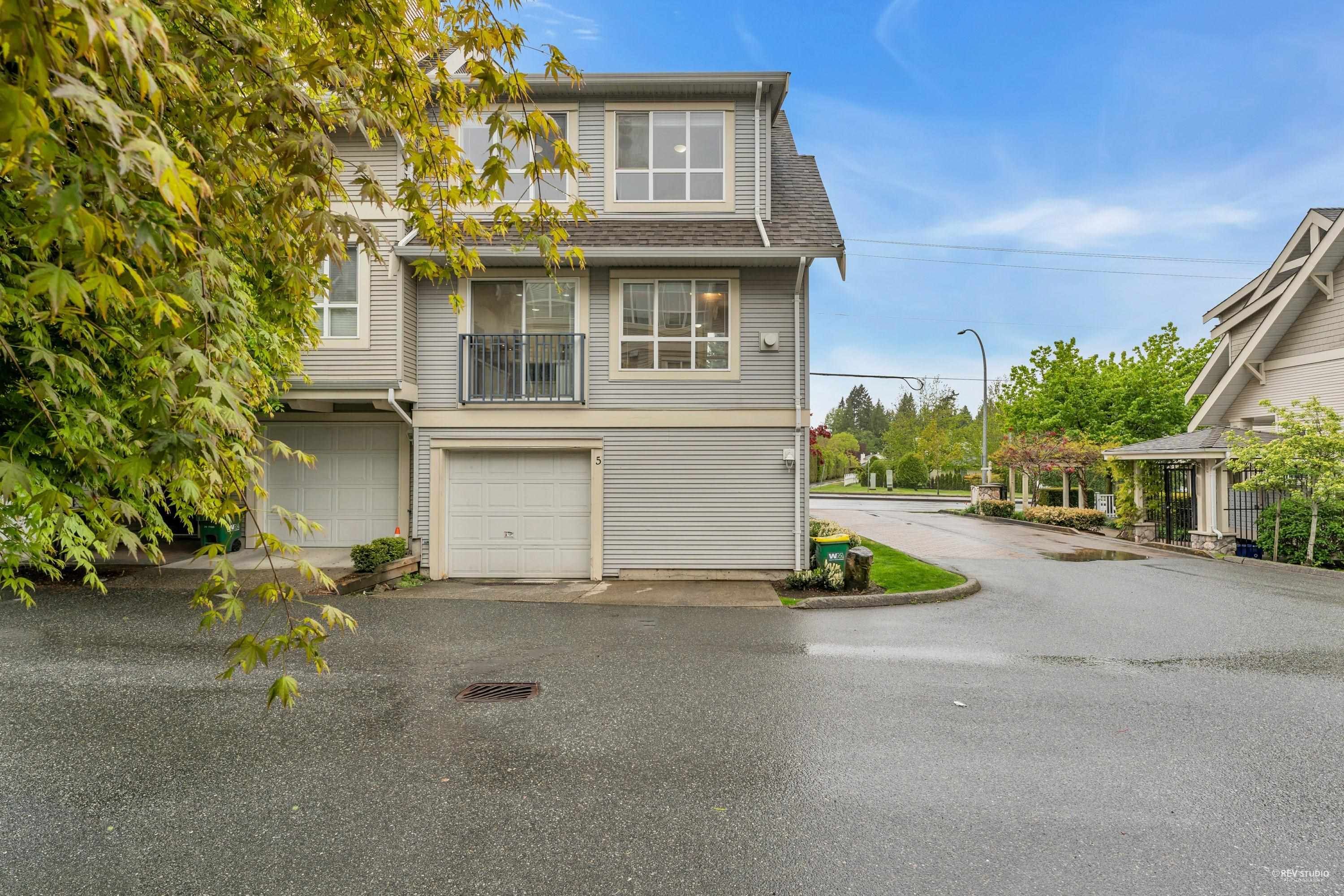 Main Photo: 5 8844 208 Street in Langley: Walnut Grove Townhouse for sale in "Mayberry" : MLS®# R2726738