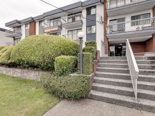Photo 2: 305 1045 HOWIE Avenue in Coquitlam: Central Coquitlam Condo for sale in "Villa Borghese" : MLS®# R2706286