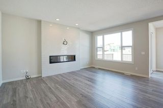 Photo 3: 7270 11 Avenue SW in Calgary: West Springs Detached for sale : MLS®# C4271399