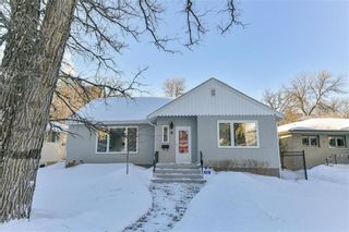 Photo 1: 9 Roslyn Crescent in Winnipeg: Osborne Village Residential for sale (1B)  : MLS®# 202202057