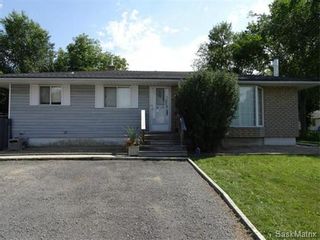 Photo 2: 2821 PRINCESS Street in Regina: Single Family Dwelling for sale (Regina Area 05)  : MLS®# 581125