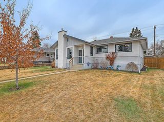 Photo 1: 33 Montrose Crescent NE in Calgary: Winston Heights/Mountview Detached for sale : MLS®# A2125358