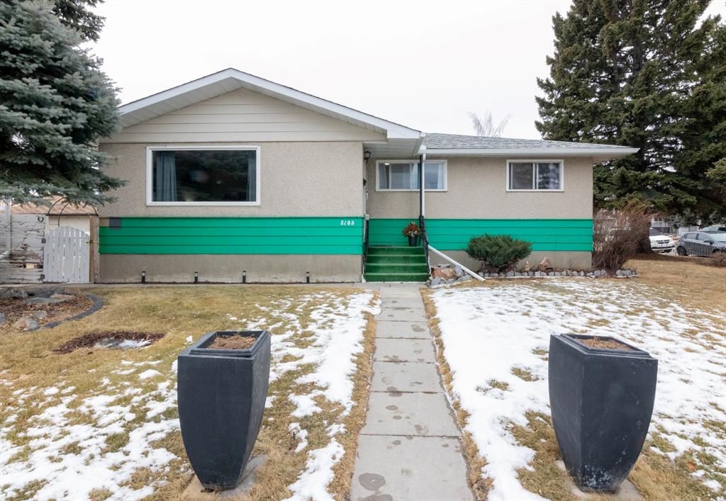 Main Photo: 2103 69 Avenue SE in Calgary: Ogden Detached for sale : MLS®# A1185443